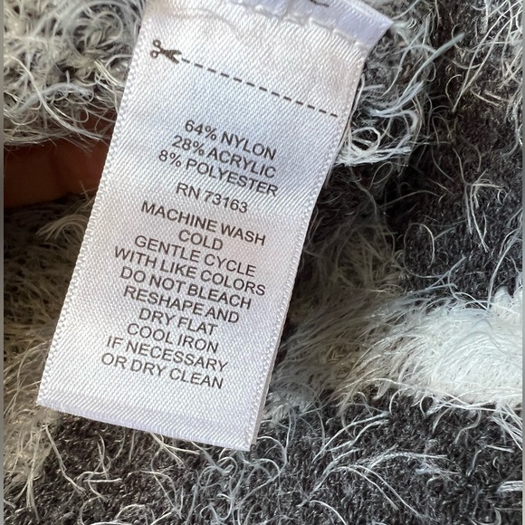 NWT CUPIO Curvy Black/Gray/White Sleeveless Eyelash Knit Cardigan- Size 1X - Picture 7 of 9